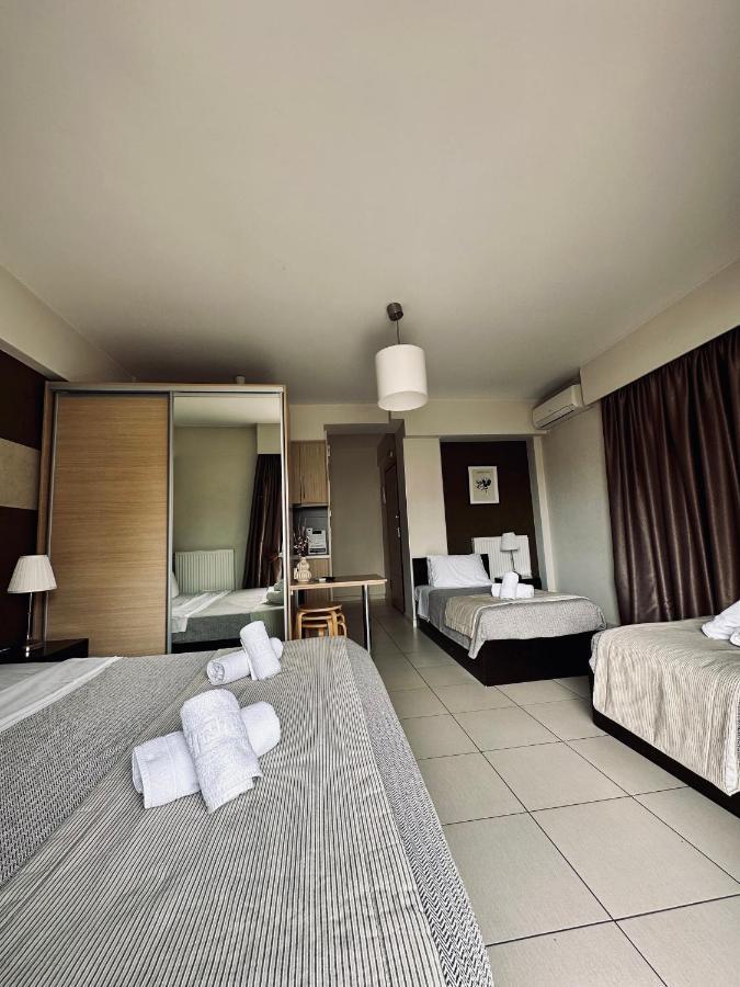 Mc Queen Rooms & Apartments Atenas Exterior foto