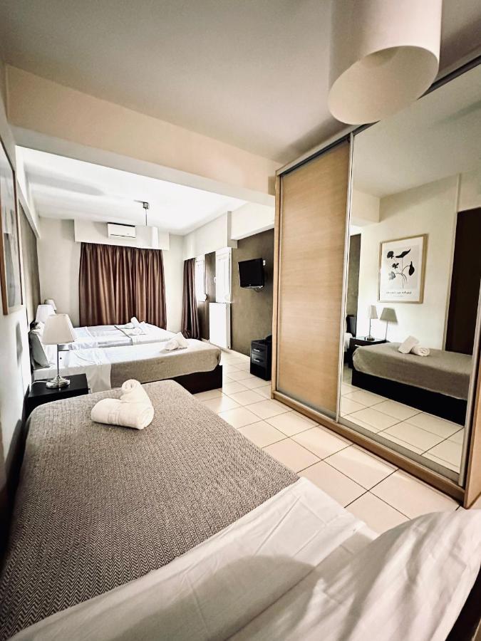 Mc Queen Rooms & Apartments Atenas Exterior foto