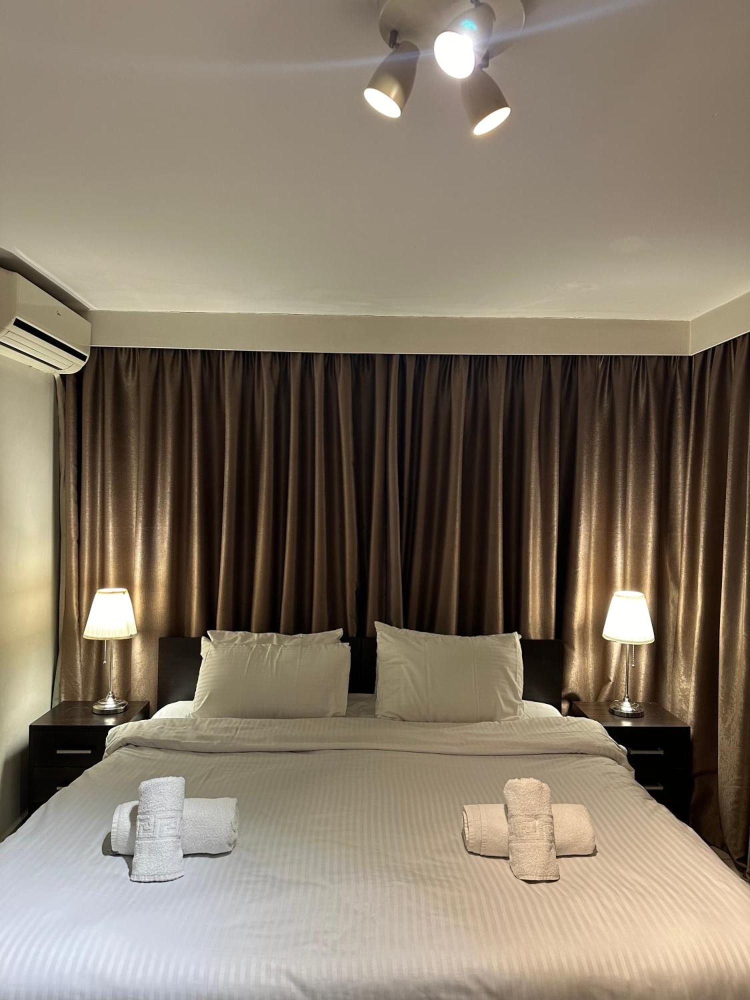 Mc Queen Rooms & Apartments Atenas Exterior foto